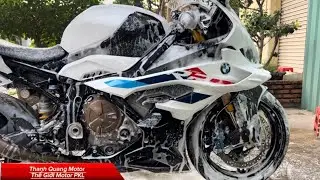 Rửa con moto hơn 1 tỷ cần lưu ý những gì để không bị hư xe 