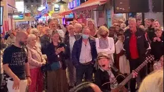 Live from Albufeira Old Town - Charlie sings and plays Castle On The Hill by Ed Sheeran