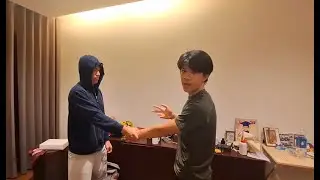 One hand wrist grab escape