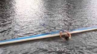 Instructie terug in skiff klimmen Twentse Roeivereniging Tubantia