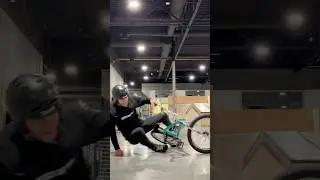 BUNNY HOP TAILWHIP BMX