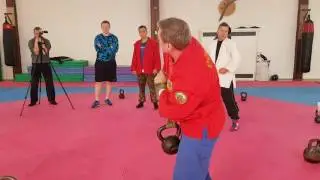 Alexander Retuinskih kettlebell exercise