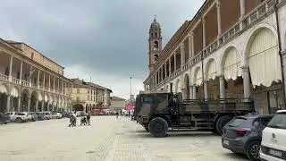 Faenza 25 maggio 2023. La città è sotto una coltre di grigio, ovunque il grigio del fango