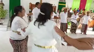 Tarian adat Rote Ndao Kebalai