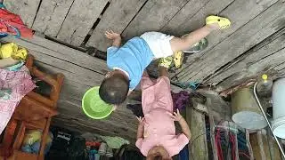 Có một bịch ôxi mà biết chia sẻ với nhau rồi 