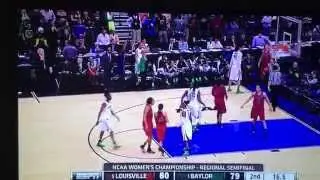 Kim Mulkey Baylor Women's coach rips off jacket and loses her mind vs Louisville