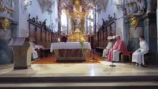 Familiengottesdienst mit der Heiligen Lucia mit dem Lichterkranz, Kirche St. Jakob in Cham, Bayern