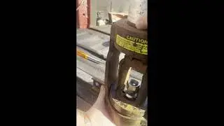DANA T-450-1 Portable Coll-O-Crimp Hydraulic Hose Crimper In Action
