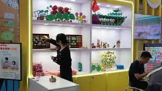 ONE OF OUR EXHIBITORS INTRODUCE THEIR PRODUCTS