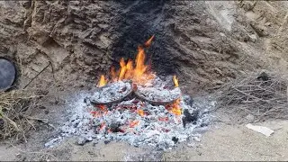 #Amazigh #Culture ǀ Tuqqda n ifanen  - Cuisson au feu des plats en argile des Babors - #poterie