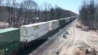 AC44C6M + ET44AC T4 GEVO on EB intermodal