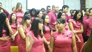 Mocidade cantando 