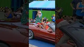 🎅☀️Santa has come for Christmas in July at Sesame Place🌈🎄
