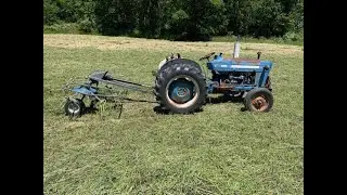 Tedding Hay! Ford 2000 & 2 Basket Tedder