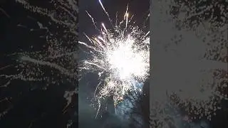Argento Tropica + Iskra Widmo 1 Mooie combinatie 👍🏻💥 #funkefireworks #pyro #vuurwerk