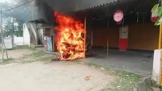 vehicle fire accident of Okinawa two wheeler... happened hidden video..