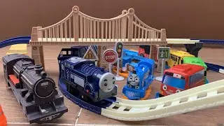 WOW! Balapan Kereta Api Thomas, Fenfa, Tayo, Di Lintasan Rel Melayang I DRAMA KERETA