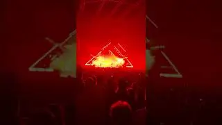 QOTSA Better living through chemistry. September 17 2023 The Armory, Minneapolis MN.