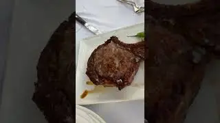 44oz tomahawk steak at oscars in vegas #rainaiscrazy  @RainaHuang