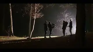 En by efter m&ouml;rkrets inbrott.