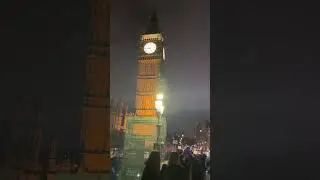 Walking Westminster Bridge: The Incredible Sound of Big Ben at 20:45 PM