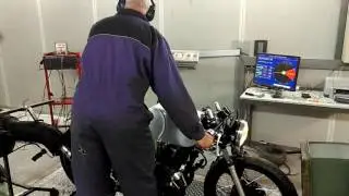 Kawasaki S2 triple at Startrick Tuning Terborg