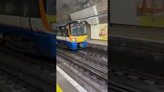 London Overground Windrush Line class 378 train arrives at Shadwell Overground station #overground