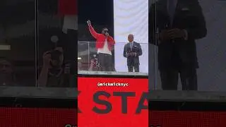 Diddy Surprise Performance in Times Square 🎤🔑 And getting the NYC key from the mayor!