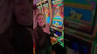 ВПЕРЕД! Ставка 100 долларов на бонус в игре LOUIE&rsquo;S GOLD в Hardrock Tampa #слот #казино
