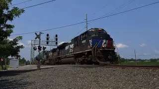NS SD70ACe #1000 🇫🇷 highballs east through Millbury leading NS Stack Train 22H | 8/3/25 | 