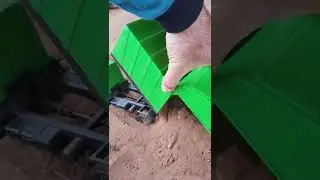 Carreguei terra no caminh&atilde;o de lixo verde