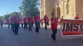 Jacksonville Middle School band performs