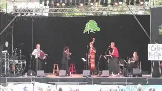 Caf&eacute; Musique - Live Oak Music Festival