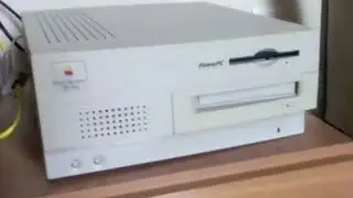 Apple Power Macintosh 7100 / 80 with Mac OS 8.0  (live and kicking)