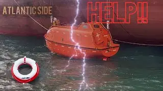 HELP THE BOAT IS SINKING !!!😳(testing total enclosed lifeboat)
