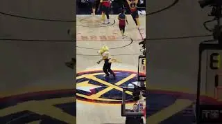 😂 Even 'Rocky,' the Nuggets&rsquo; supermascot is an elite shooter 🏀 | #shorts | NYP Sports