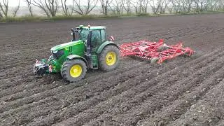 JohnDeere 6R250 mit einem Kuhn Prolander 6000