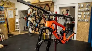 RockSHOX Lyrik, Carbon Lenker und Ergon Griffe montieren! TrekSlash - Baller Bike Projekt 2022