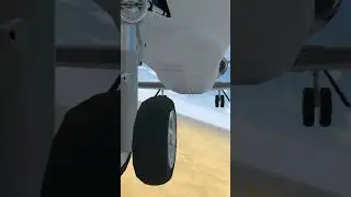 4　The cockpit is nice.　　　　Cessna Citation Latitude　Very stable flight　Twin jet　Landing training　7 13