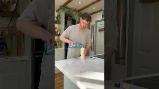 Заменил бутылку воды моего брата-близнеца на розыгрыш с джином