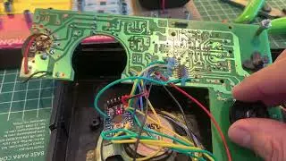 Improving a Si4825-based radio with the Si4827 and Arduino.