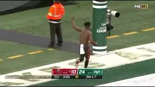 Antonio Brown Takes His Pads Off And Leaves The Game