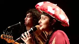 DOCE CREOLINA - The Freaking Alice (Ao vivo em Passo Fundo)