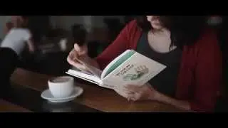 Detr&aacute;s del libro: 