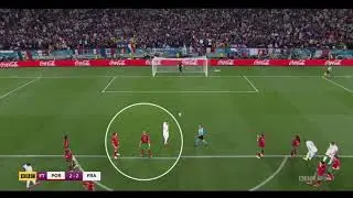 Pepe Tells Rui Patricio Where To Dive 😂
