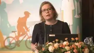 Yksin&auml;isyysfoorumi - Sosiaali- ja terveysministeri Laura R&auml;ty avaa tilaisuuden