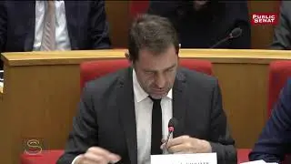 18h52. Laurent Nunez affirme que « la doctrine de maintien de l’ordre a évolué mais [qu’] il