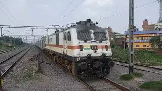 12303 Howrah New Delhi Poorva Express via Patna Encounter with 14004-New Delhi Malda Town Express