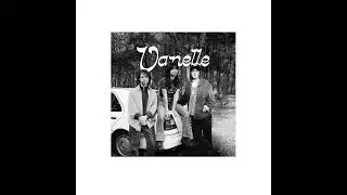 Vanelle - Blue Curls