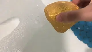 Gold diamond bath bomb!